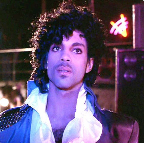 💜Meet your Posh Ambassador, Tee💜 - Picture 6 of 8